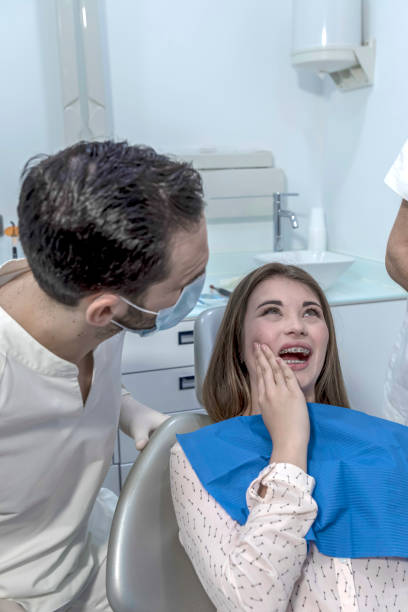 Best Emergency Dentist for Knocked-Out Tooth in Holiday Island, AR